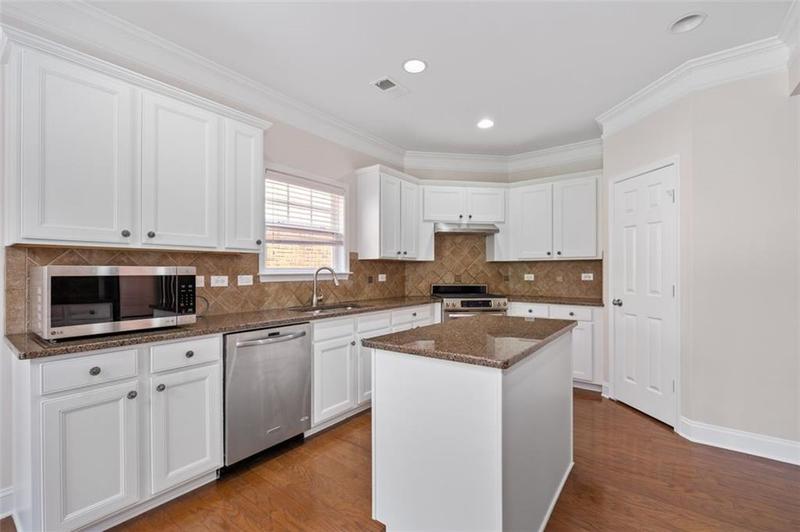 Image for property 812 Autry Oak Court, Alpharetta, GA 30022