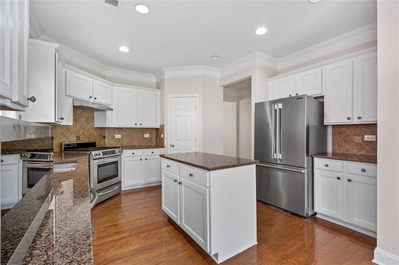 Image for property 812 Autry Oak Court, Alpharetta, GA 30022