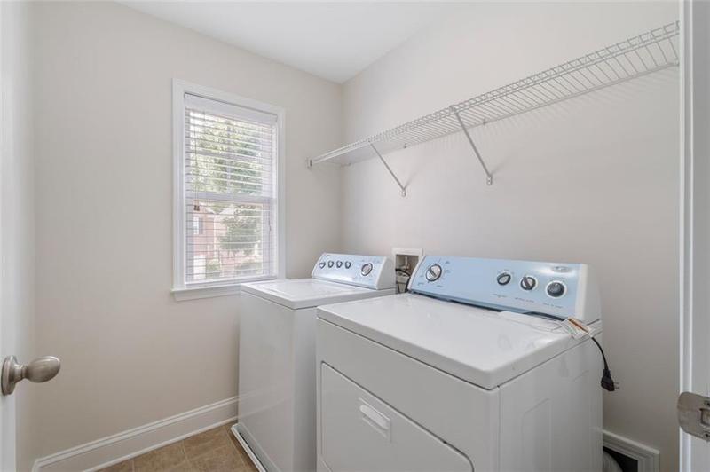 Image for property 812 Autry Oak Court, Alpharetta, GA 30022