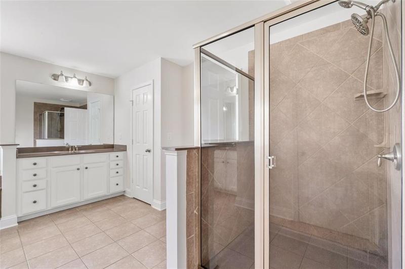 Image for property 812 Autry Oak Court, Alpharetta, GA 30022