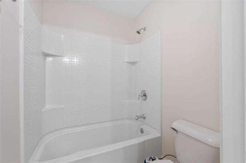 Image for property 812 Autry Oak Court, Alpharetta, GA 30022
