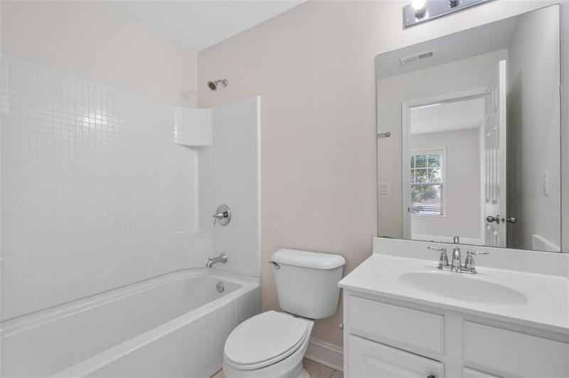 Image for property 812 Autry Oak Court, Alpharetta, GA 30022