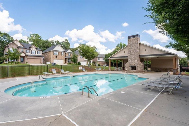 Image for property 812 Autry Oak Court, Alpharetta, GA 30022