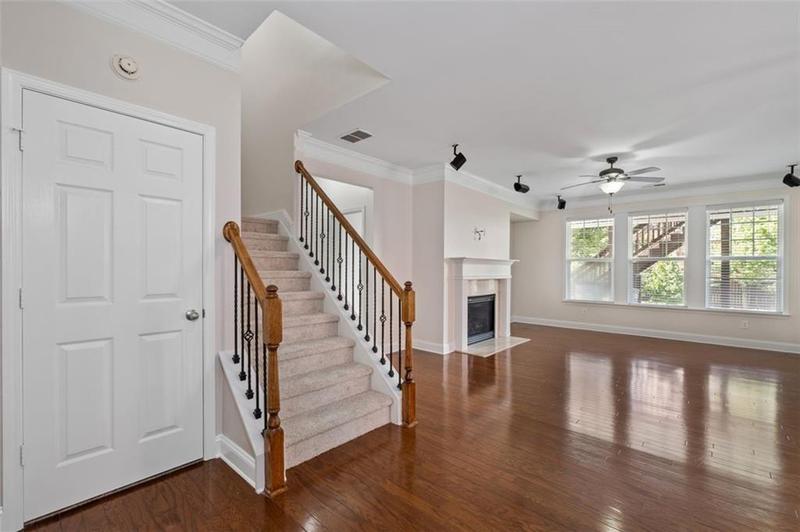 Image for property 812 Autry Oak Court, Alpharetta, GA 30022