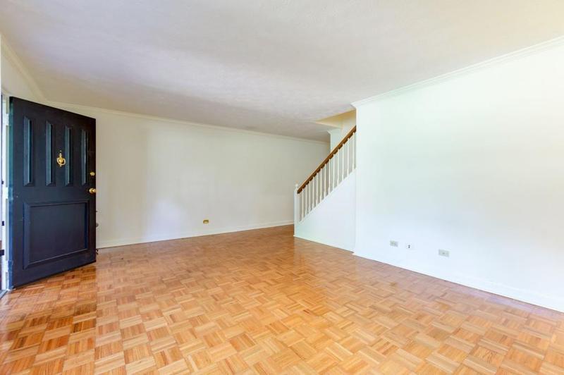 Image for property 301 Lakemoore Drive B, Atlanta, GA 30342