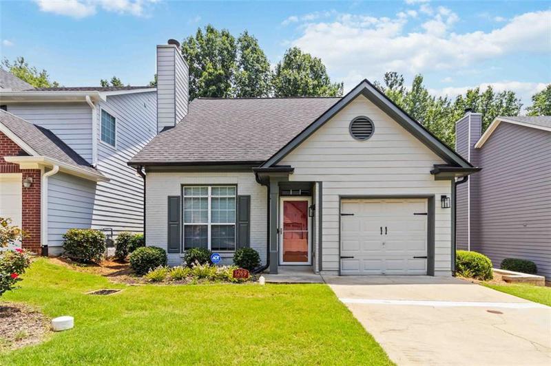 Image for property 1269 GATES Circle, Atlanta, GA 30316