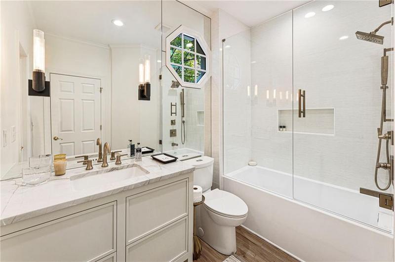 Image for property 140 Old Sandhurst Landing, Alpharetta, GA 30022