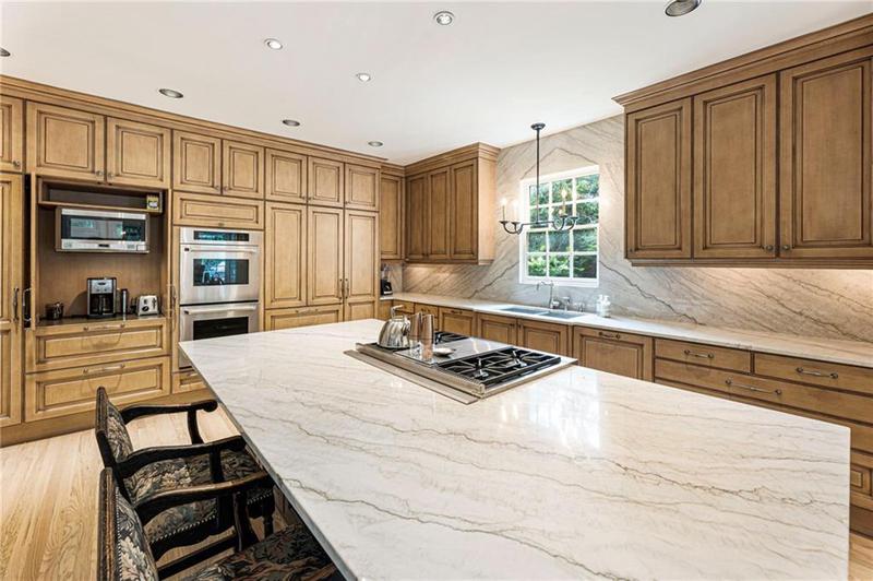 Image for property 140 Old Sandhurst Landing, Alpharetta, GA 30022