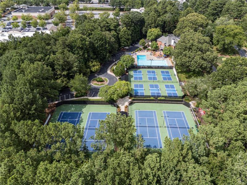 Image for property 140 Old Sandhurst Landing, Alpharetta, GA 30022