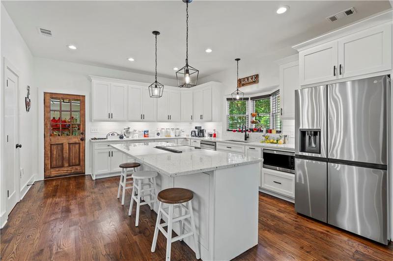 Image for property 5560 Hidden Harbor Trail, Gainesville, GA 30504