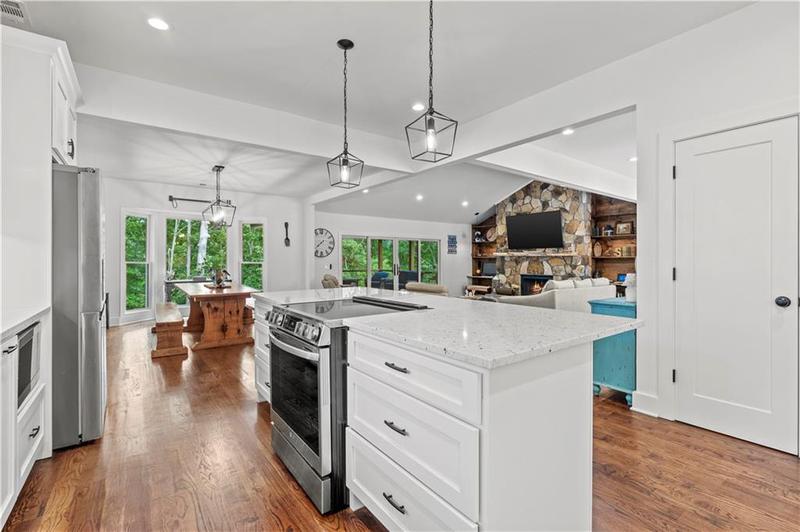 Image for property 5560 Hidden Harbor Trail, Gainesville, GA 30504