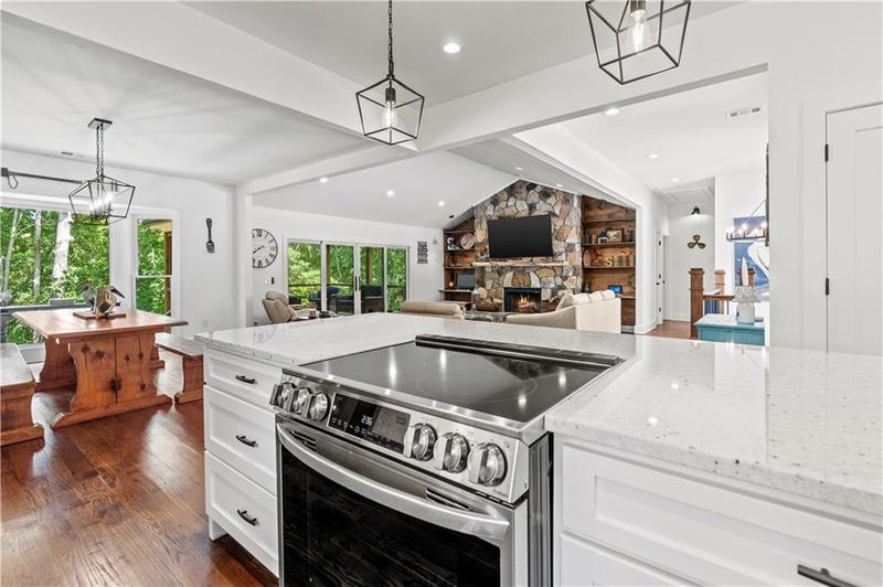 Image for property 5560 Hidden Harbor Trail, Gainesville, GA 30504
