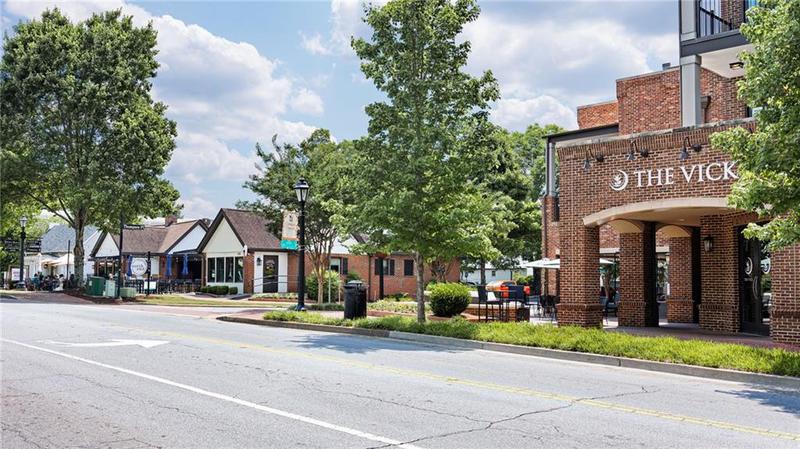 Image for property 10120 Windalier Way, Roswell, GA 30076