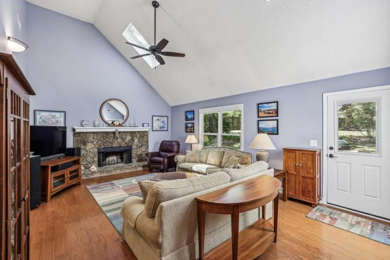 Image for property 1390 Barclay Drive, Lawrenceville, GA 30043