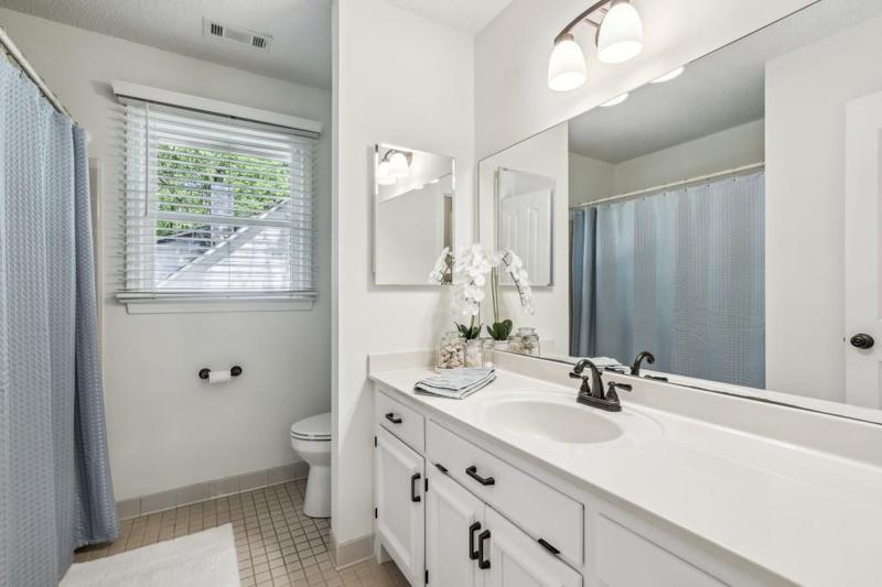 Image for property 1390 Barclay Drive, Lawrenceville, GA 30043