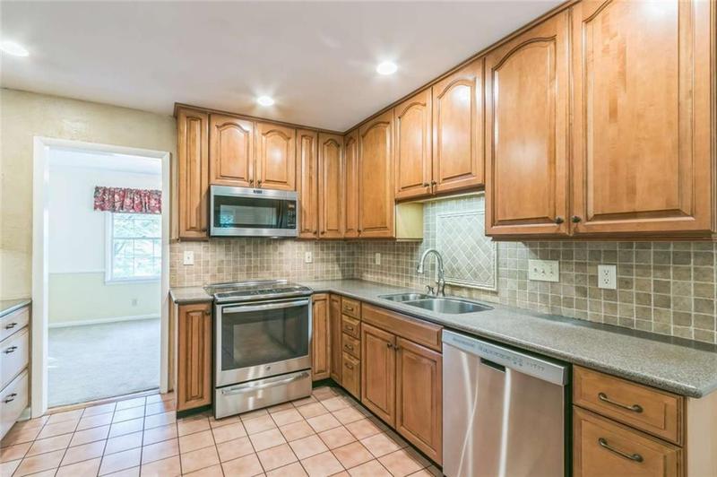 Image for property 1996 Walton Woods Circle, Tucker, GA 30084