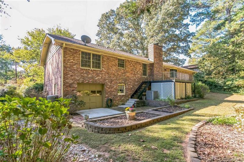 Image for property 1996 Walton Woods Circle, Tucker, GA 30084
