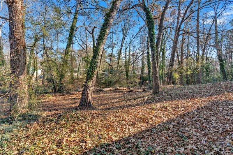 Image for property 2080 Bluffton Way, Decatur, GA 30035