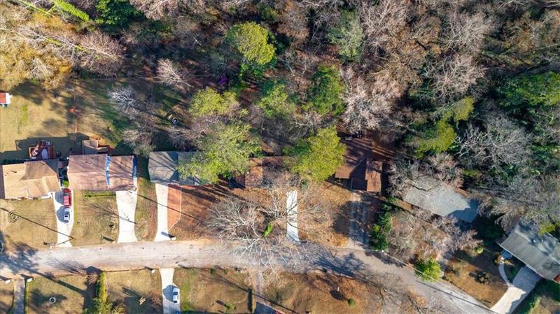 Image for property 2080 Bluffton Way, Decatur, GA 30035