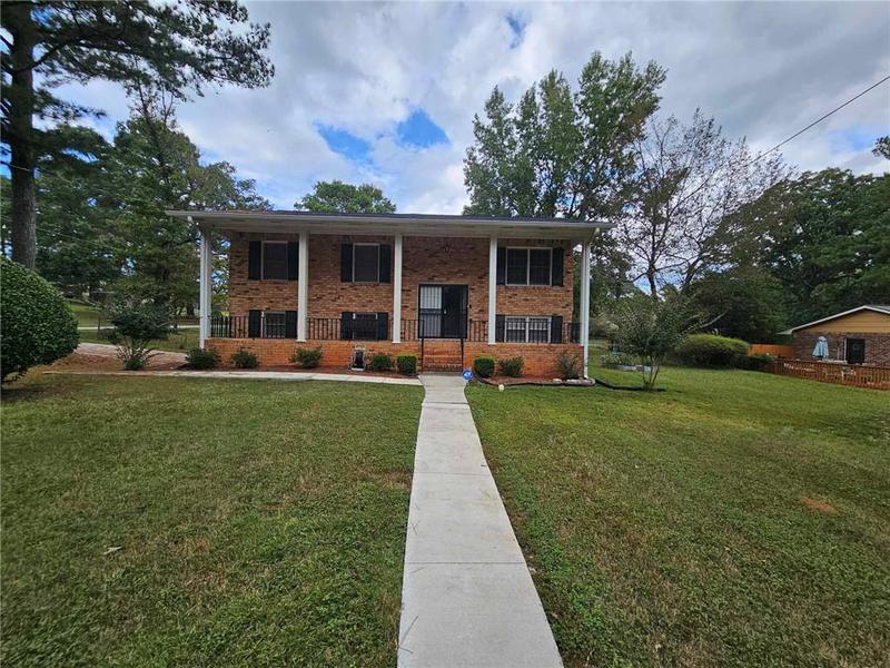 Image for property 4817 Huntsman Bend, Decatur, GA 30034