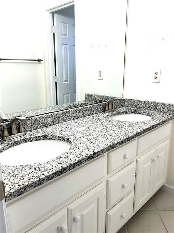 Image for property 221 Larkshyre Trail, Lawrenceville, GA 30043