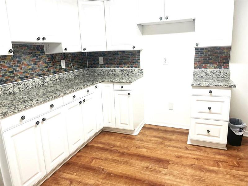 Image for property 221 Larkshyre Trail, Lawrenceville, GA 30043