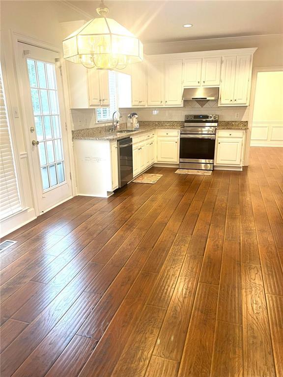 Image for property 221 Larkshyre Trail, Lawrenceville, GA 30043
