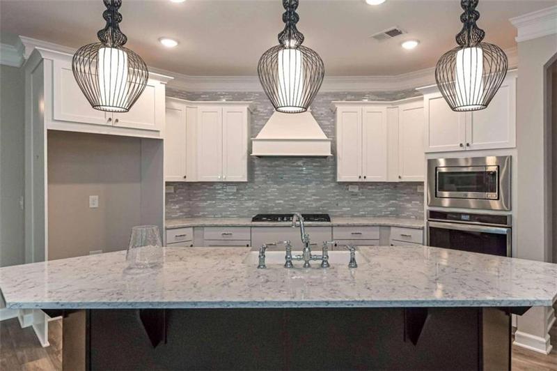 Image for property 102 Windmill Way, Carrollton, GA 30117