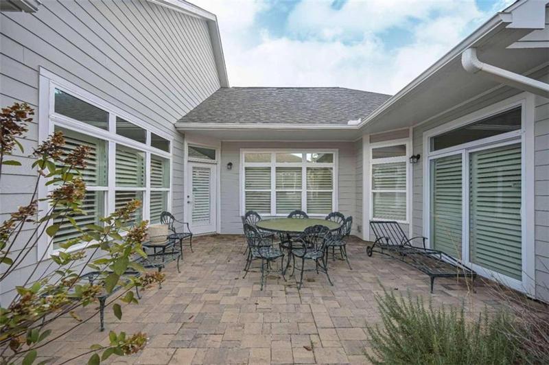 Image for property 102 Windmill Way, Carrollton, GA 30117