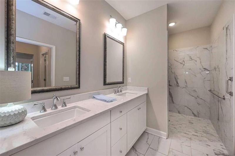 Image for property 102 Windmill Way, Carrollton, GA 30117