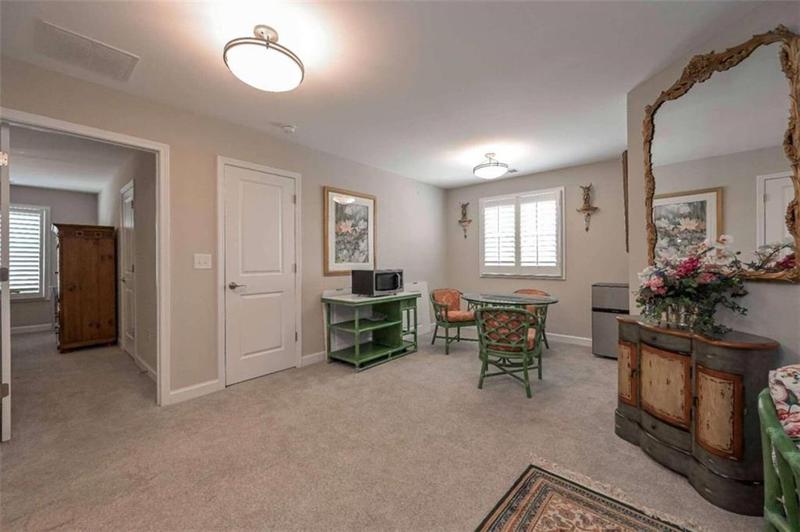 Image for property 102 Windmill Way, Carrollton, GA 30117