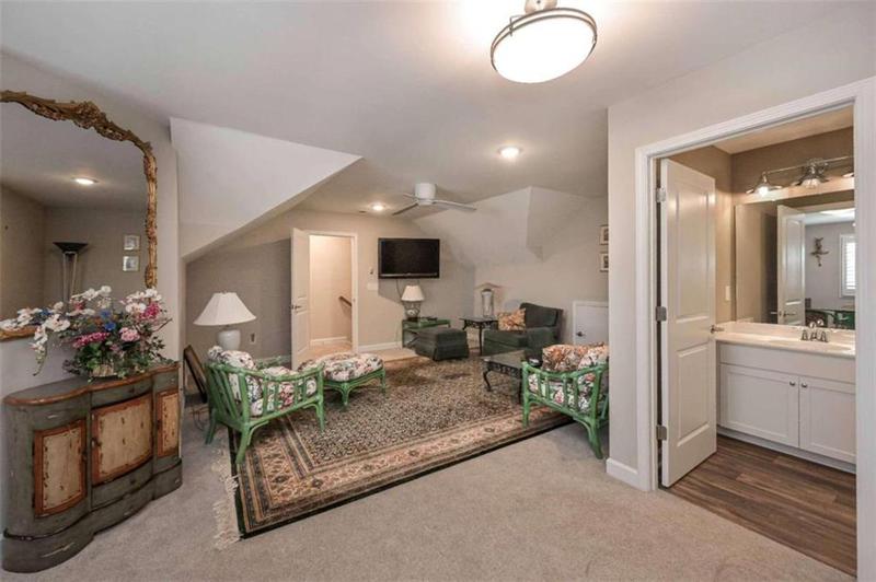 Image for property 102 Windmill Way, Carrollton, GA 30117