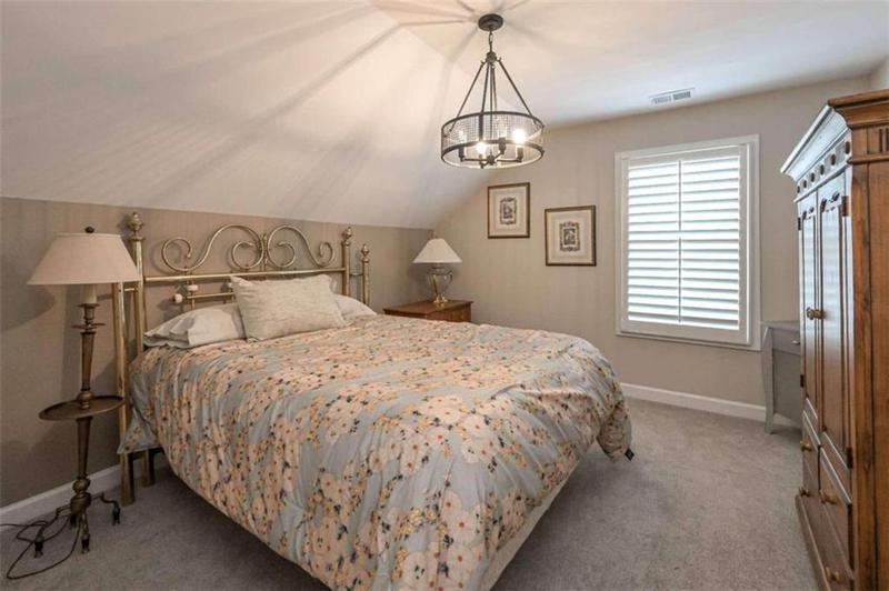 Image for property 102 Windmill Way, Carrollton, GA 30117