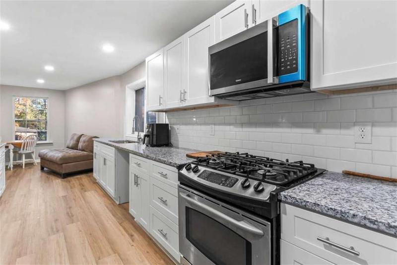 Image for property 3189 Bellgreen Way, Decatur, GA 30032