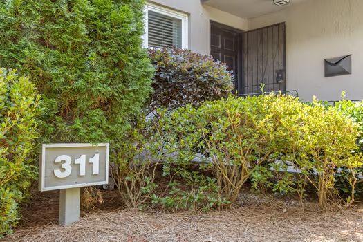 Image for property 311 LAKEMOORE Drive C, Atlanta, GA 30342
