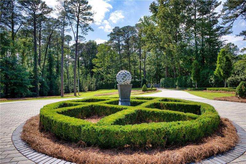 Image for property 2883 Roxboro Road, Atlanta, GA 30324