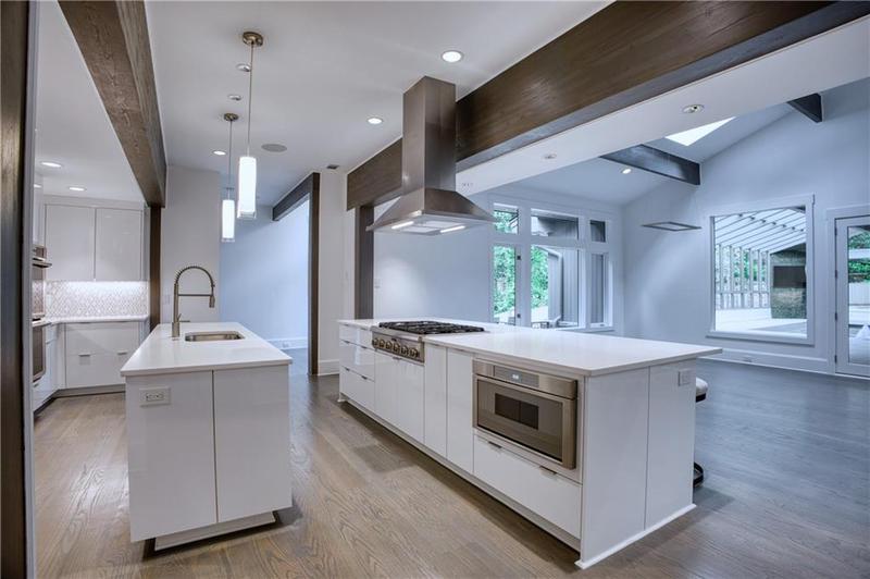 Image for property 2883 Roxboro Road, Atlanta, GA 30324