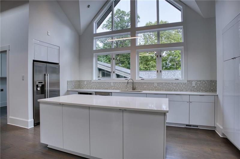 Image for property 2883 Roxboro Road, Atlanta, GA 30324