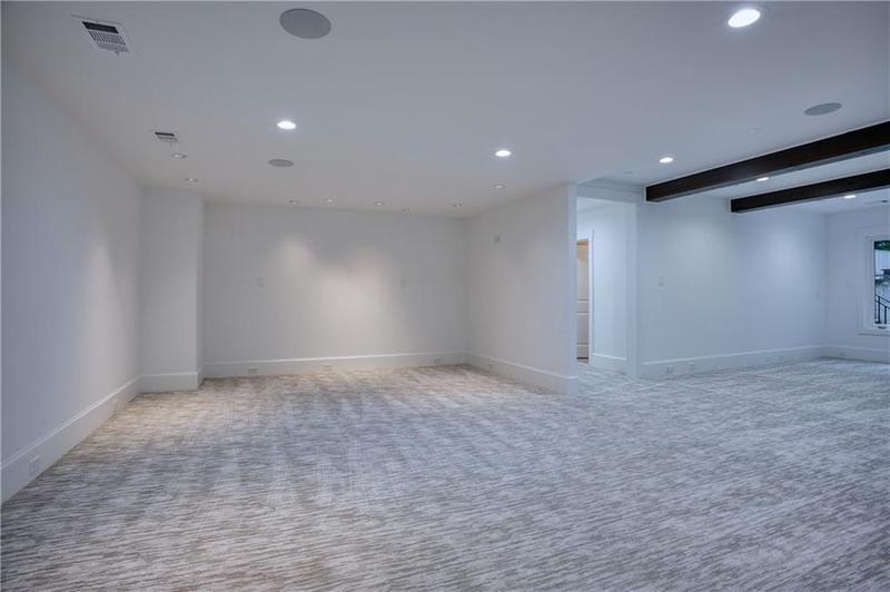 Image for property 2883 Roxboro Road, Atlanta, GA 30324