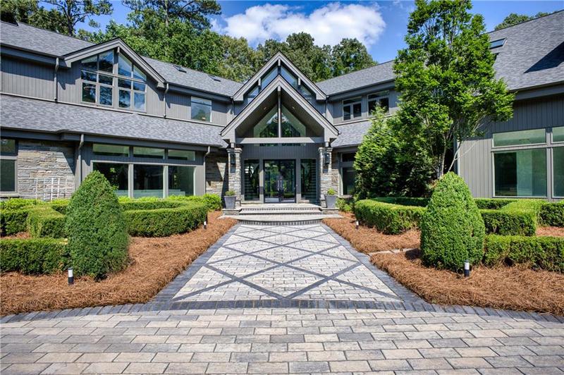 Image for property 2883 Roxboro Road, Atlanta, GA 30324