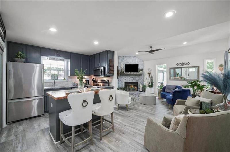 Image for property 9050 Pine Tree Circle, Gainesville, GA 30506