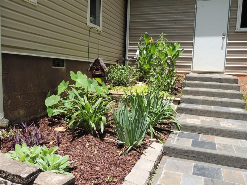 Image for property 9050 Pine Tree Circle, Gainesville, GA 30506