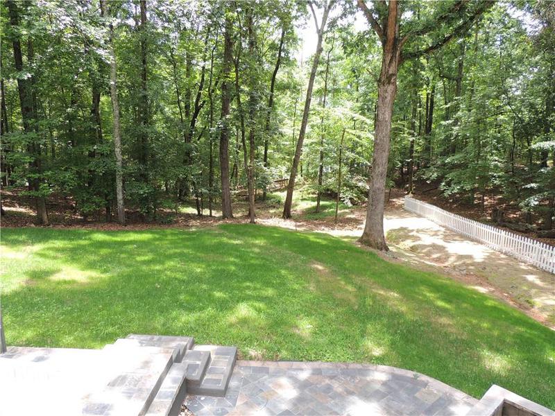 Image for property 9050 Pine Tree Circle, Gainesville, GA 30506