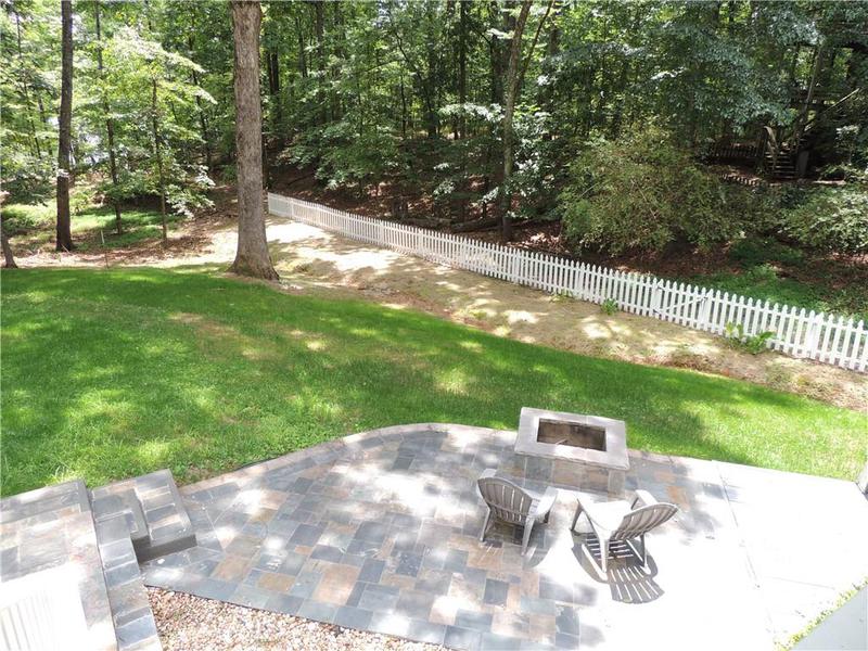 Image for property 9050 Pine Tree Circle, Gainesville, GA 30506