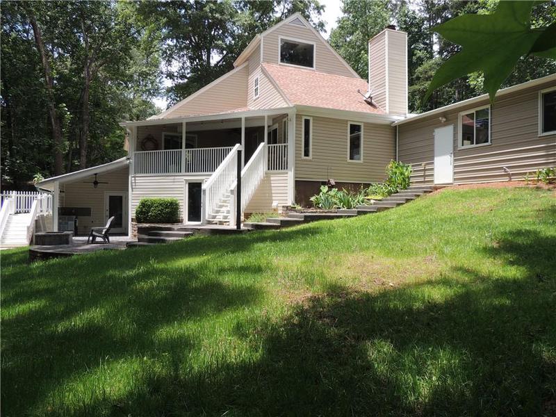 Image for property 9050 Pine Tree Circle, Gainesville, GA 30506