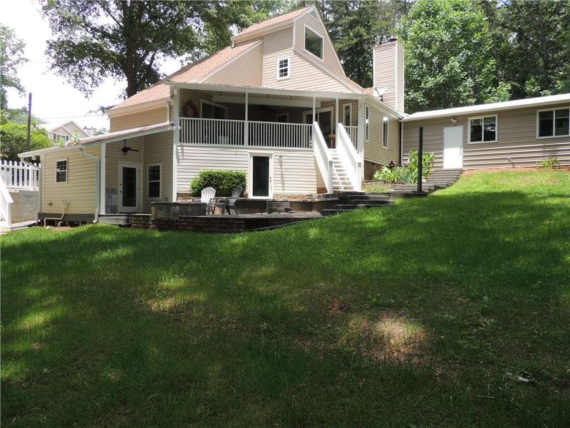 Image for property 9050 Pine Tree Circle, Gainesville, GA 30506