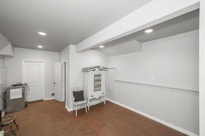 Image for property 9050 Pine Tree Circle, Gainesville, GA 30506