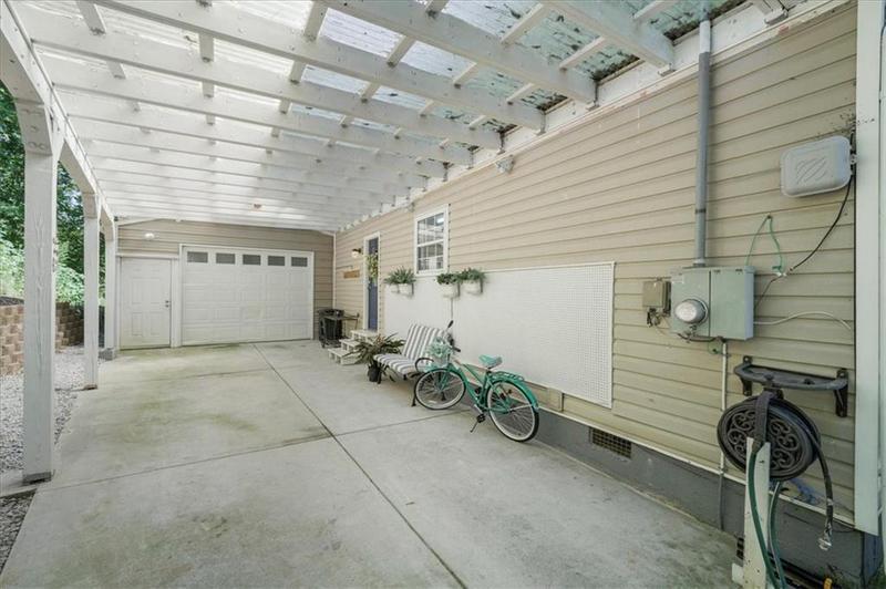 Image for property 9050 Pine Tree Circle, Gainesville, GA 30506