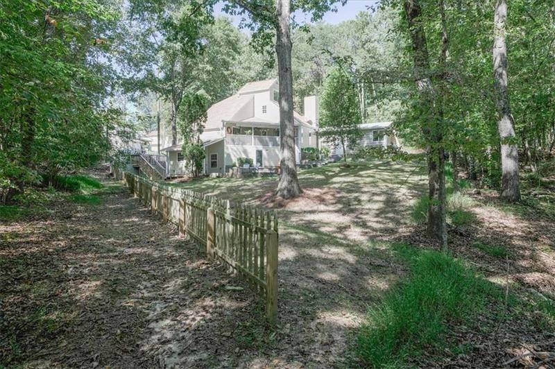 Image for property 9050 Pine Tree Circle, Gainesville, GA 30506