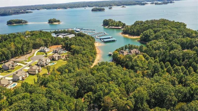 Image for property 9050 Pine Tree Circle, Gainesville, GA 30506